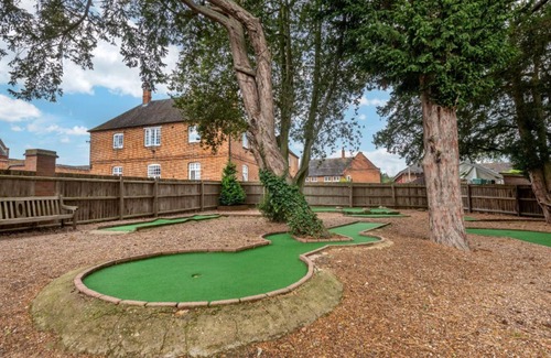 King's Bromley Condo | 1-Bed Apartment | Countryside Resort | Sleeps 4
