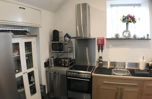 Foxt House | 1 Bed Barn Alton Towers Chatsworth Polars Peaks