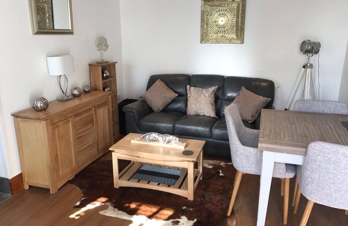 Foxt House | 1 Bed Barn Alton Towers Chatsworth Polars Peaks