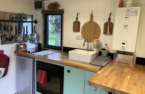 Cwmdu Cabin | 1 Bed Converted Railway Wagon Near Crickhowell