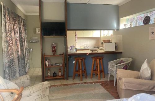 Umzumbe Apartment | 1 bed garden flat