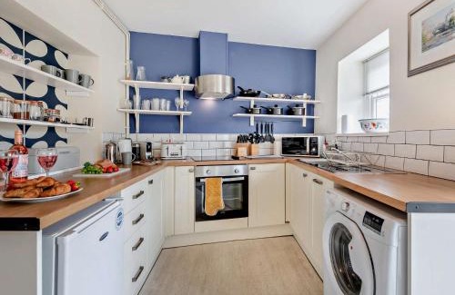 Aberaeron House | 1 Bed in Aberaeron 49261