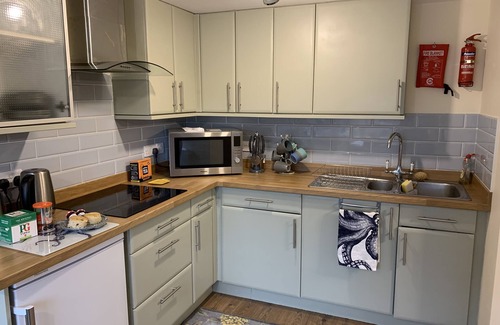 Coad's Green Cottage | 1 bed-Pet Friendly-Parking-Patio-close to coasts