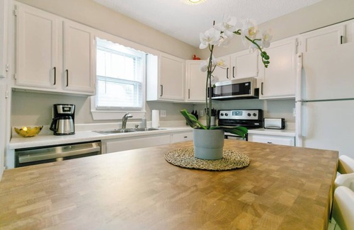 Rosedale House | 1-Bed Retreat | Gated Yard | Near KU Hospital | 20