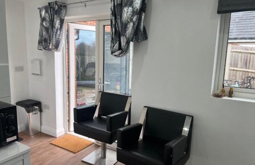 George Green Apartment | 1 Bed Room & Bathroom Garden No Kitchen