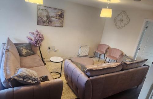 Wolverhampton Apartment | 1 Bed - Sleeps 3 - Wolverhampton City Centre