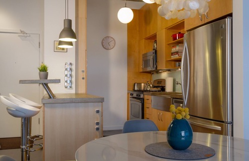 Pearl District Condo | 1 Bedroom + 1 Flex Room/1 Bathroom w/EV Charger