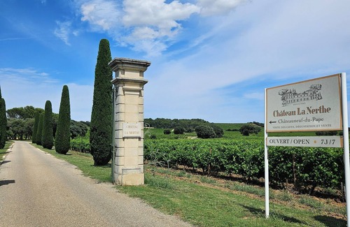 Chateauneuf-du-Pape Apartment | 1 Bedroom Apartment in ChÃ¢teauneuf-du-Pape