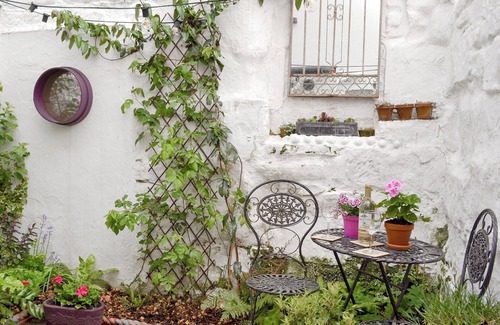 St Leonards-On-Sea Cottage | 1 bedroom accommodation in St Leonards-on-Sea, near Hastings