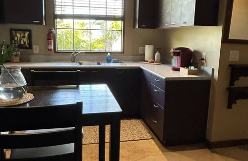 Kailua Apartment | 1 Bedroom AC Modern 5 Min Walk Beach