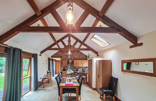 Wotton-under-Edge Cottage | 1 bedroom accommodation in Charfield, near Wotton-under-Edge