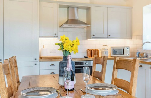 Newtown Cottage | 1 bedroom accommodation in Bettws Cedewen