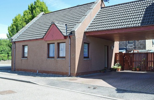Conon Bridge Cottage | 1 bedroom accommodation in Conon Bridge
