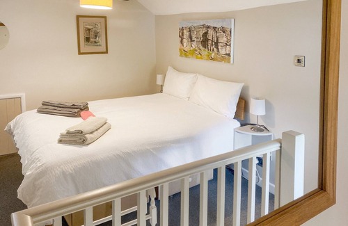 Peak District Cottage | 1 bedroom accommodation in Edale, Hope Valley