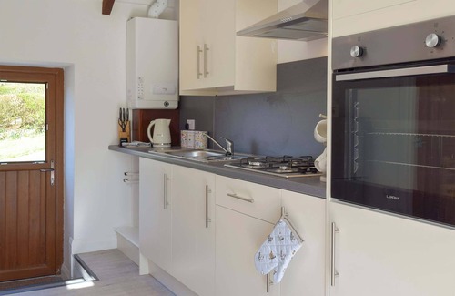 Llanybydder Cottage | 1 bedroom accommodation in Cwmsychpant, near Lampeter