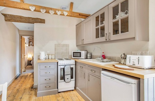 Foxley Cottage | 1 bedroom accommodation in Bawdeswell