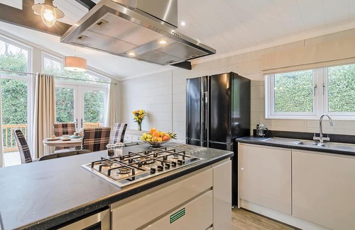 Stuppington Ski Chalet | 1 bedroom accommodation in Canterbury