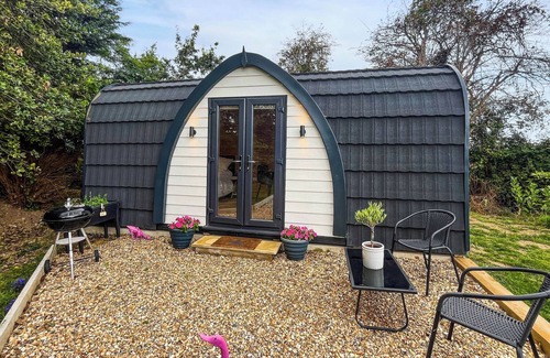 Tangmere Cottage | 1 bedroom accommodation in Chichester