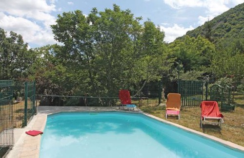 Mayres House | 1 bedroom accommodation in Mayres