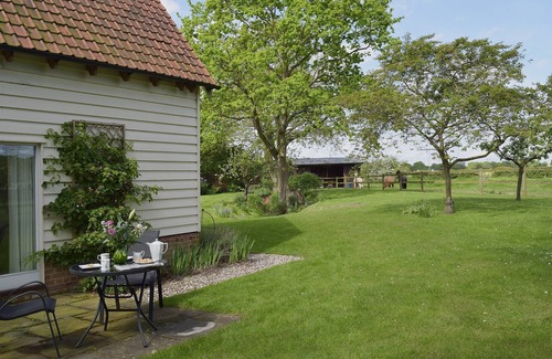 Ardleigh Cottage | 1 bedroom accommodation in Ardleigh Heath, near Colchester