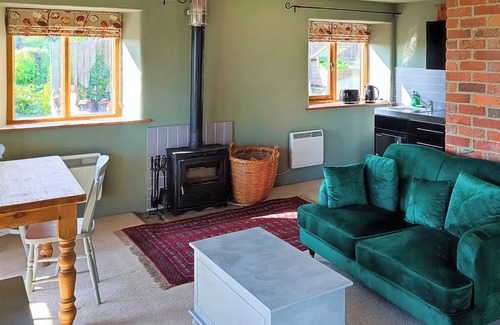 Wincanton Cottage | 1 bedroom accommodation in Cucklington, near Wincanton