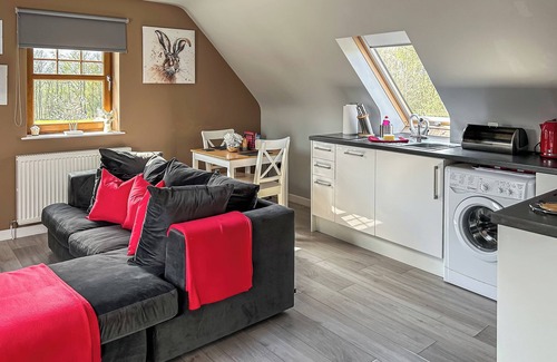 Bathgate Cottage | 1 bedroom accommodation in Blackridge, near Edinburgh