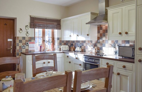 Felinfach Cottage | 1 bedroom accommodation in Mydroilyn, near Aberaeron