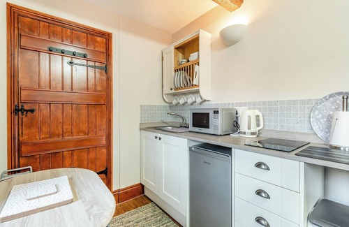 Lugwardine Cottage | 1 bedroom accommodation in Lugg Bridge, near Hereford