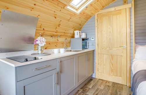 Whitland Cottage | 1 bedroom accommodation in Llanboidy, near Laugharne