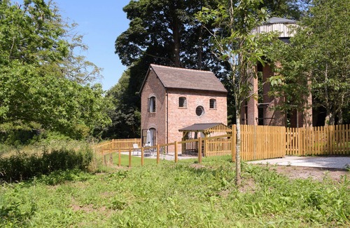 Cosford Cottage | 1 bedroom accommodation in Brewood, near Stafford