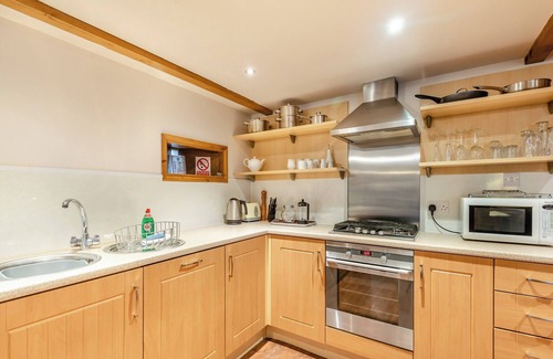 Grimsby Cottage | 1 bedroom accommodation in Holton-Le-Clay, near Cleethorpes