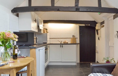 Plaistow Cottage | 1 bedroom accommodation in Plaistow, near Petworth