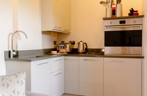 Broad Town Cottage | 1 bedroom accommodation in Thornhill, near Royal Wootton Bassett