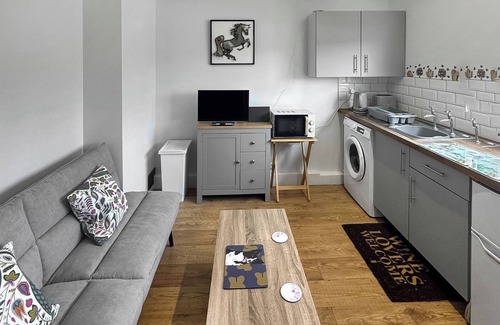 Woodbury Cottage | 1 bedroom accommodation in Woodbury Salterton, near Exmouth