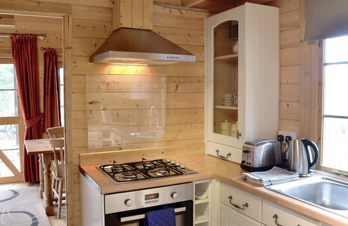 New Forest District Cottage | 1 bedroom accommodation in Furze Hill, near Fordingbridge