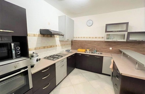 Antananarivo Avaradrano Apartment | 1 Bedroom Air-conditioned Apartment 70 m² - Kitchen and Terrace - Shared Pool