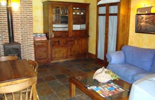 Olmedo Apartment | 1 bedroom apartment - 3 people: With charm and beautiful views of the garden.