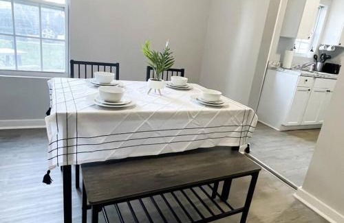 Florence Apartment | 1 Bedroom Apartment - FREE Wi-Fi & Parking !
