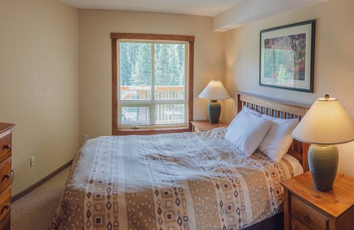 Sun Peaks Cabin | 1 bedroom apartment in village centre, ski in/out