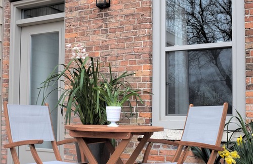 Goderich Apartment | 1 Bedroom Apartment in Beautifully Renovated Heritage Home