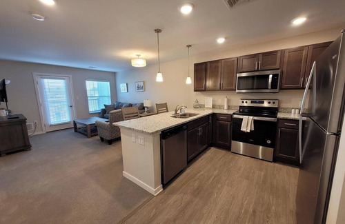 Fenton Apartment | 1-Bedroom apartment in Fenton, MI with Wi-Fi, Fitness Center, & in-unit Laundry!