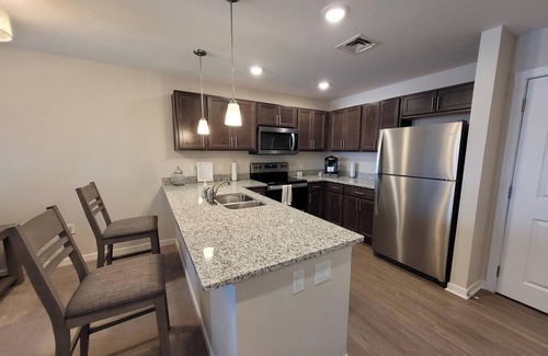 Fenton Apartment | 1-Bedroom apartment in Fenton, MI with Wi-Fi, Fitness Center, & in-unit Laundry!