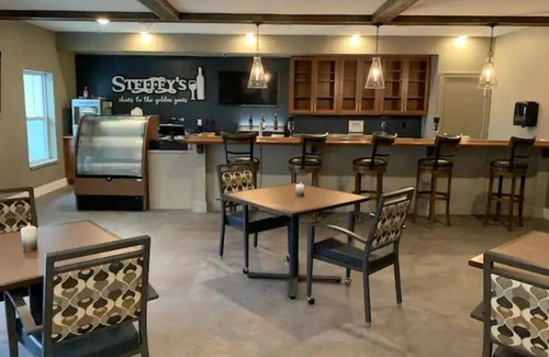 Fenton Apartment | 1-Bedroom apartment in Fenton, MI with Wi-Fi, Fitness Center, & in-unit Laundry!