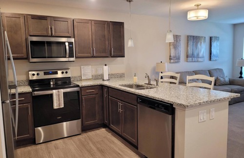 Fenton Apartment | 1-Bedroom apartment in Fenton, MI with Wi-Fi, Fitness Center, & in-unit Laundry!