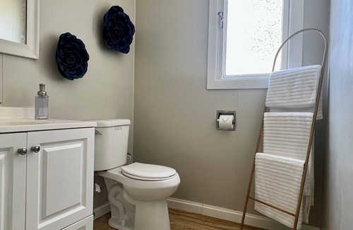 Lackawanna Apartment | 1-bedroom apartment in, Buffalo with AC, WiFi-near Bills Stadium