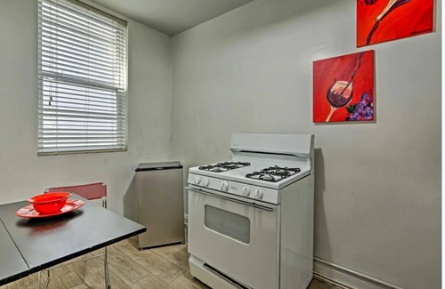 Italian Village Apartment | 1-bedroom apartment just a 16-minute walk to Nationwide Arena