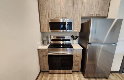 South Hill Apartment | 1-bedroom Apt. 304 w/free parking - New Building