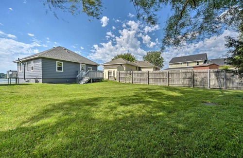 Lindstrom House | 1-Bedroom Beach House on Snowmobile Trail!