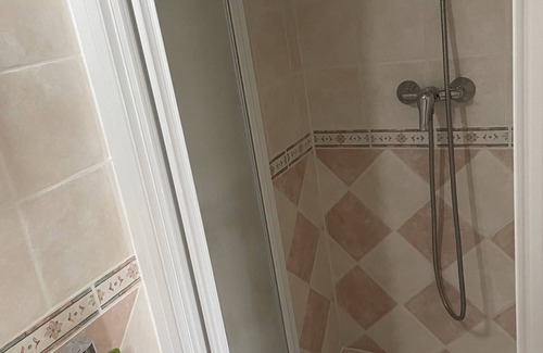 Vinon-sur-Verdon Bed & Breakfast | 1 Bedroom Bed & breakfast in Vinon-sur-Verdon