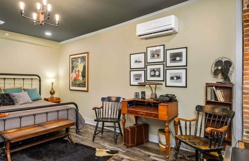 Parkville Apartment | 1 Bedroom Charmer Near boutiques Downtown
